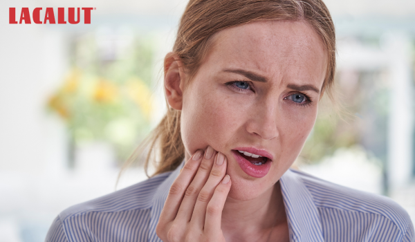 chảy máu chân răng và ê buốt do đâu